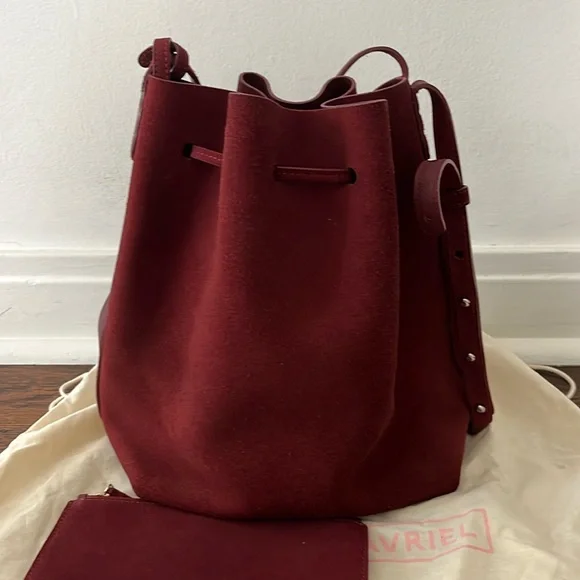 Mansur Gavriel Suede Bucket Bag in burgundy - Picture 4 of 9